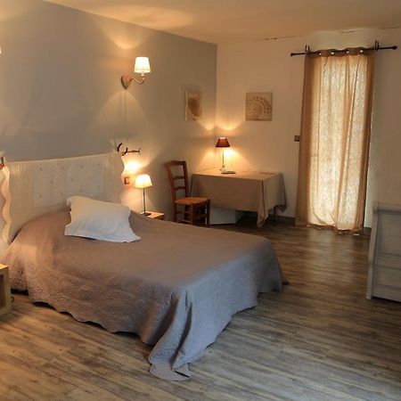 Mas D'Auzieres Bed and Breakfast Saint-Gilles  Exteriör bild