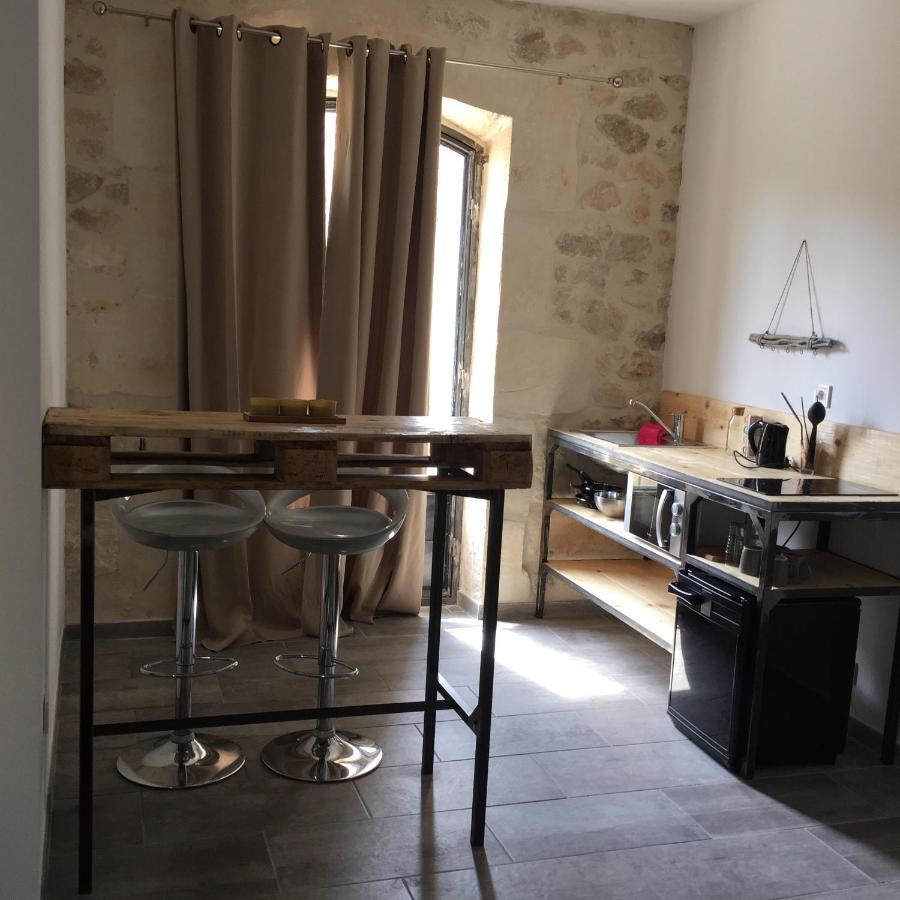 Mas D'Auzieres Bed and Breakfast Saint-Gilles  Exteriör bild