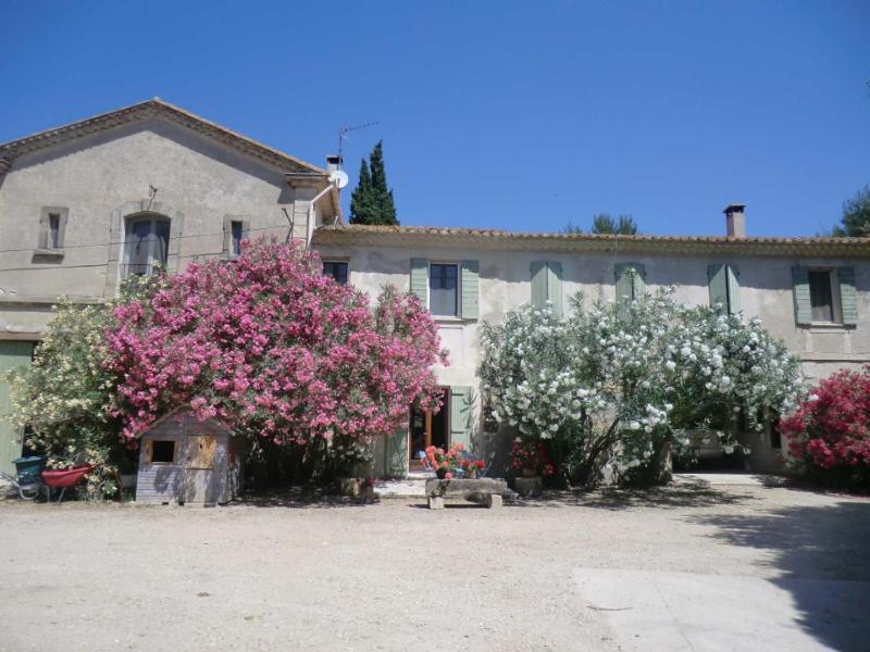 Mas D'Auzieres Bed and Breakfast Saint-Gilles  Exteriör bild