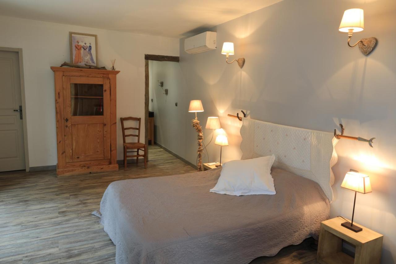 Mas D'Auzieres Bed and Breakfast Saint-Gilles  Exteriör bild